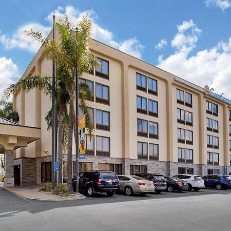 Comfort Inn Anaheim Resort Exterior photo