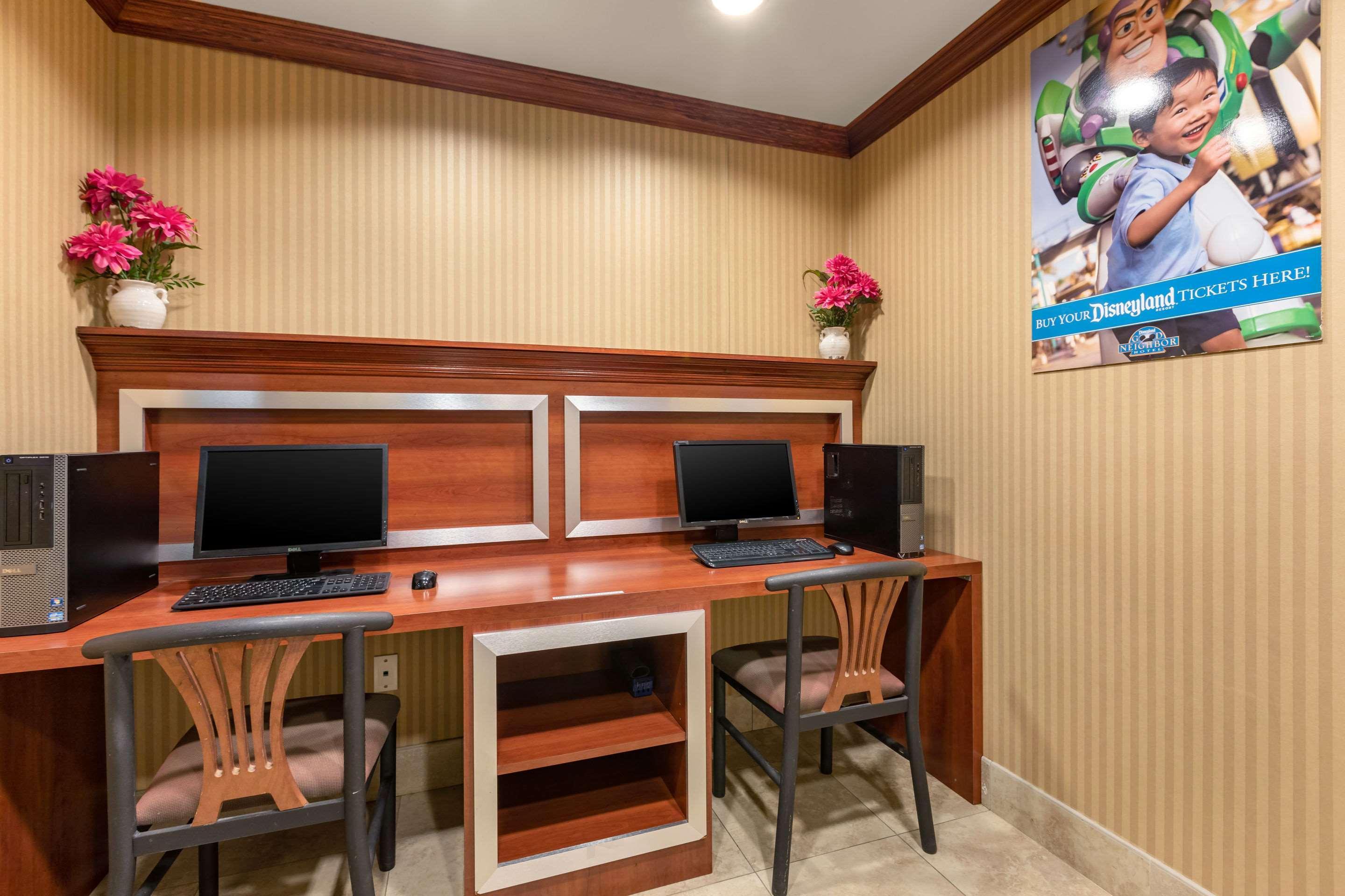 Comfort Inn Anaheim Resort Exterior photo