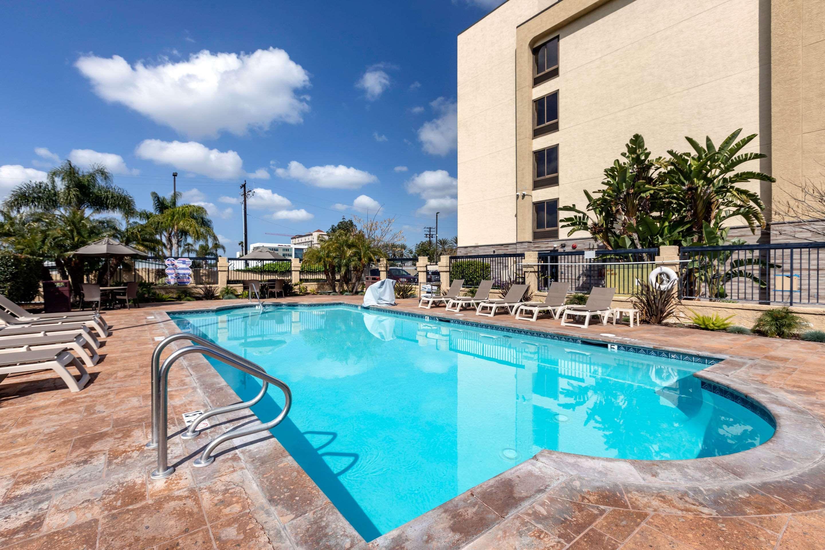 Comfort Inn Anaheim Resort Exterior photo