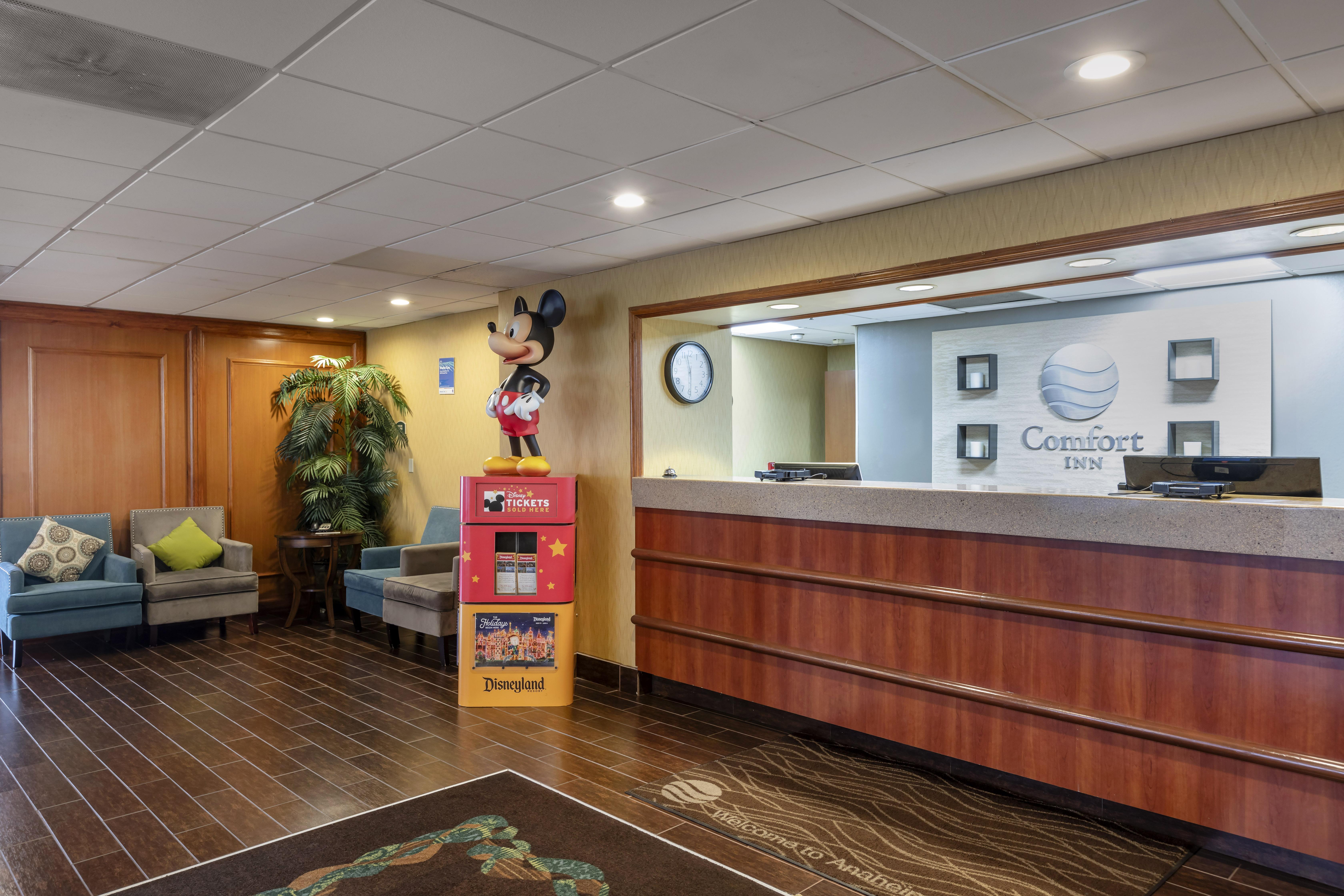 Comfort Inn Anaheim Resort Exterior photo