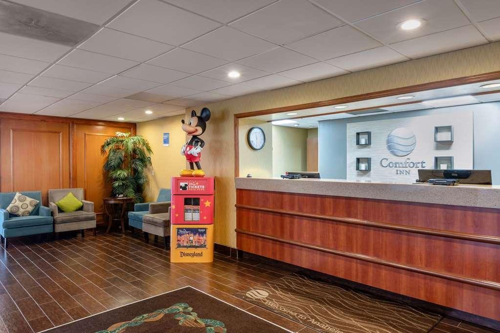 Comfort Inn Anaheim Resort Interior photo